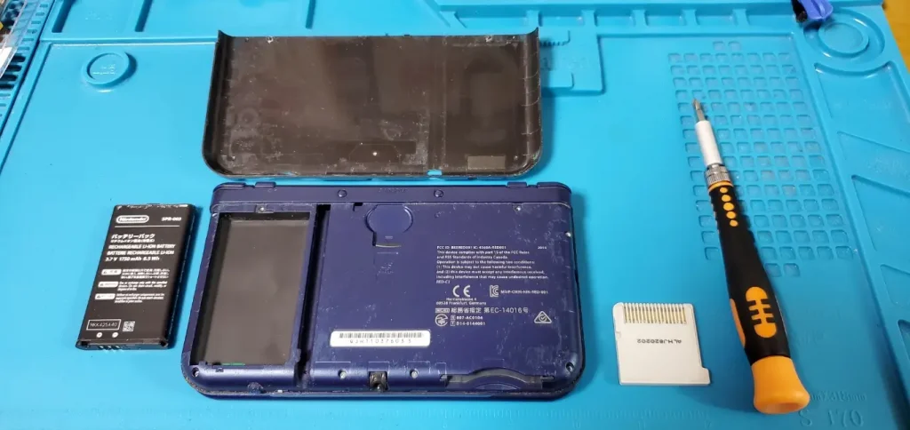 3DSLLのバッテリー交換しました。|安城駅徒歩3分|iPhone・Switch・iPad修理ならアロウズリペア安城がおすすめ！JR安城駅から徒歩3分、データそのまま即日修理、Switch修理もお任せ下さい。お客様のお悩み解決致します。